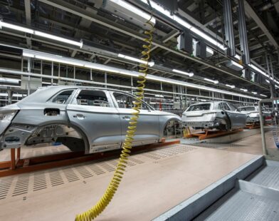 "Inversores enfrentan shock económico: caída de inversiones en segundo trimestre de 2025 se atribuye a incertidumbre sobre la certeza jurídica"