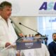La poderosa mano detrás de la banca: el empresario mexicano que asesta un golpe al mercado financiero con su estratégica adquisición.