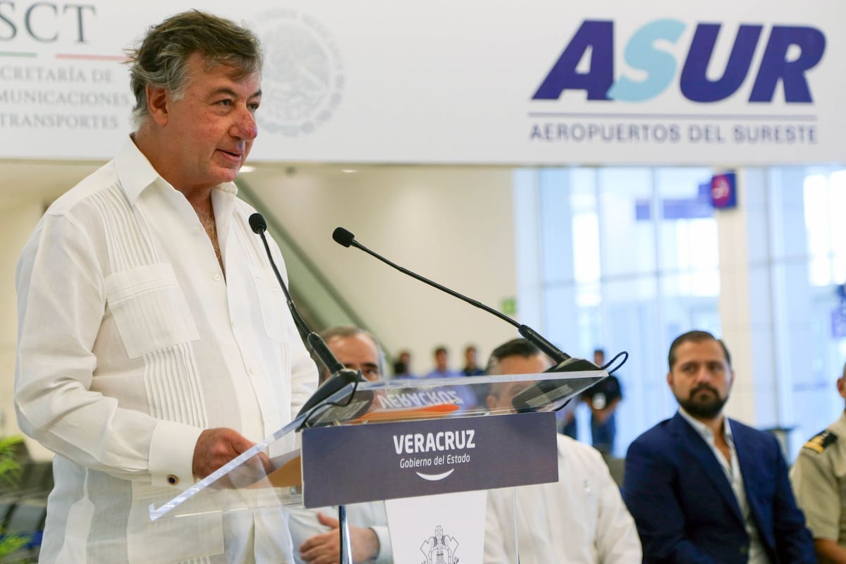 La poderosa mano detrás de la banca: el empresario mexicano que asesta un golpe al mercado financiero con su estratégica adquisición.