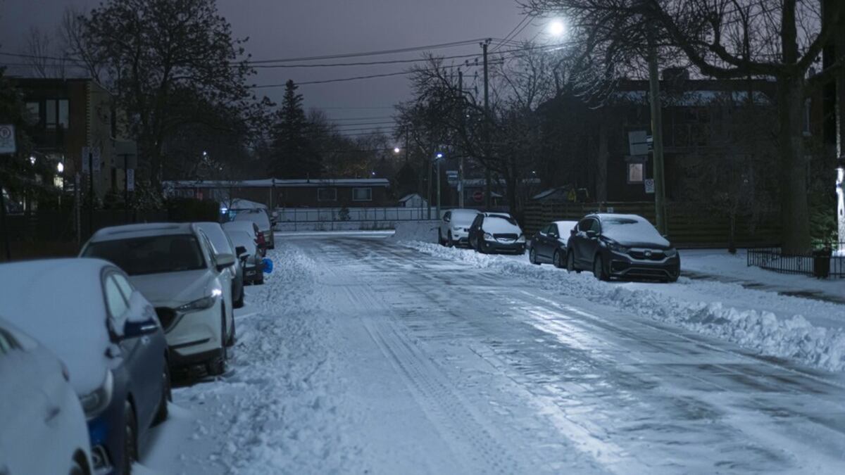 "La Furia del Invierno: Nevadas Record en Canadá Dejan Sin Luz a Múltiples Ciudades y Comunidades"
